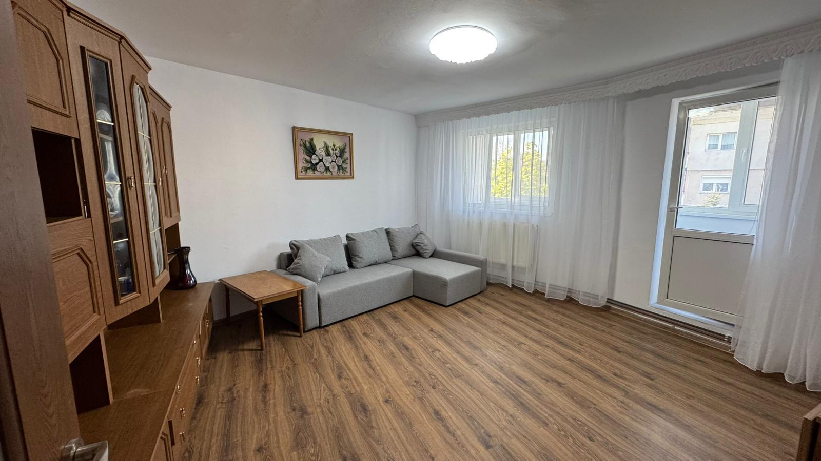Apartament 3 camere TOTUL NOU- Nord -Bacau