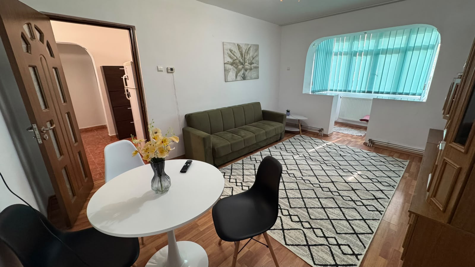 Apartament 3 camere, etajul.1-Carpati- Bacău